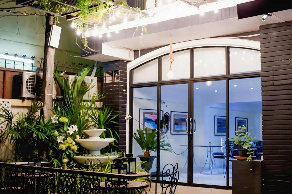 Anchor Boutique House Otel Patong Dış mekan fotoğraf